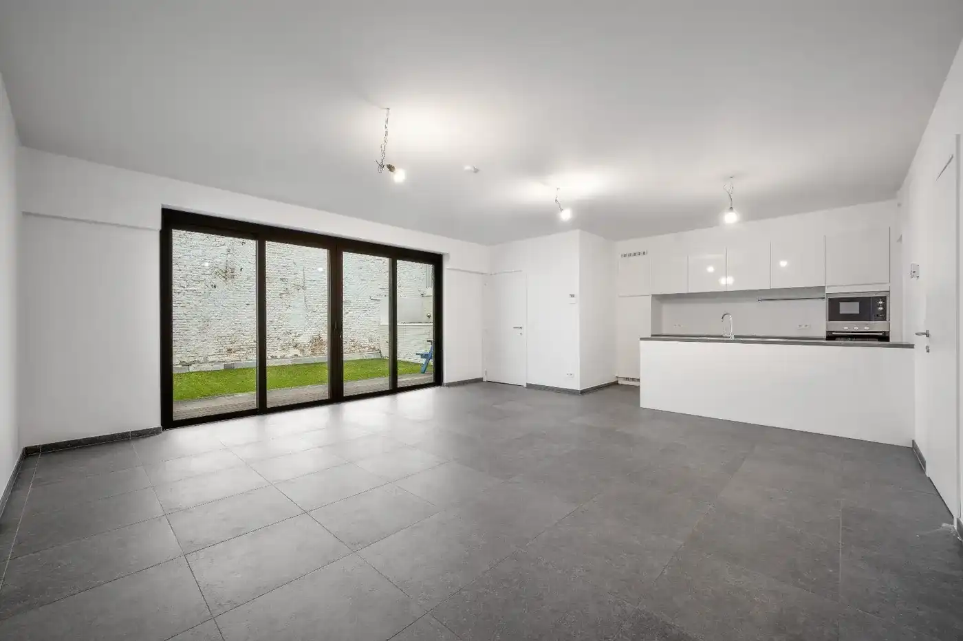 Modern appartement uit 2016 met 2 slaapkamers in centrum foto 6
