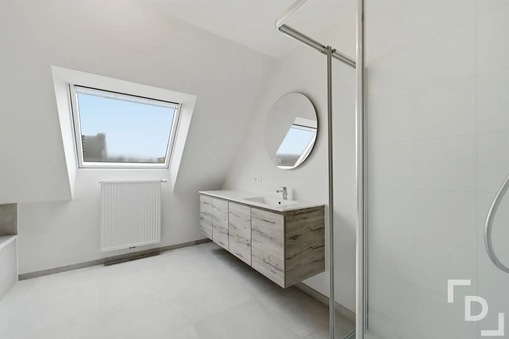 Nieuwbouwappartement met 2 terrassen en garage te koop in het hart van Proven. foto 11
