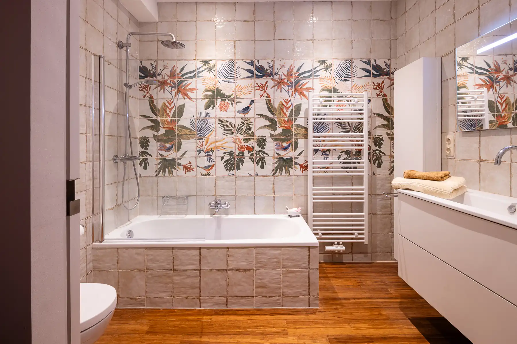 Ruim, lichtrijk appartement met tuin. Rustige locatie foto 17