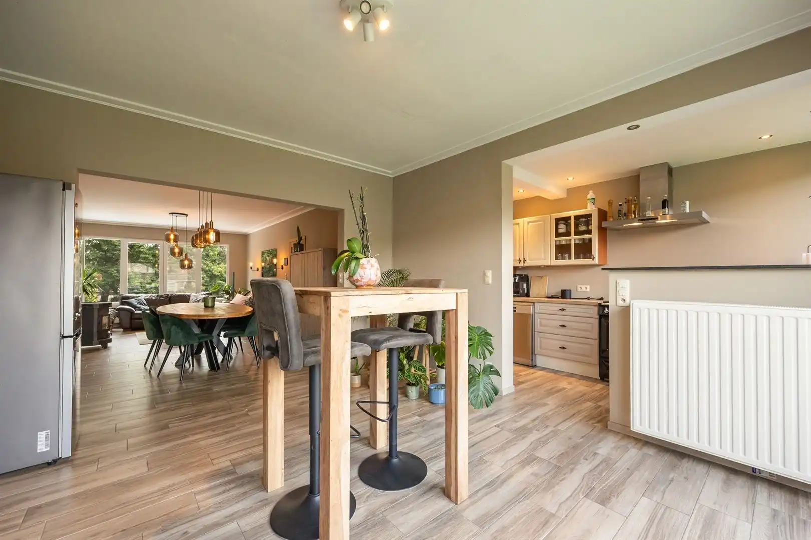 Woning met doorrit en ruime opslag – multifunctioneel eigendom foto 7