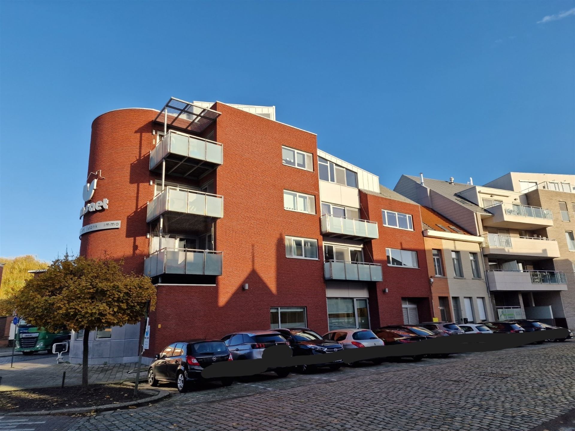 RECENT 2-SLPK-APP MET RUIM TERRAS foto {{pictureIndex}}