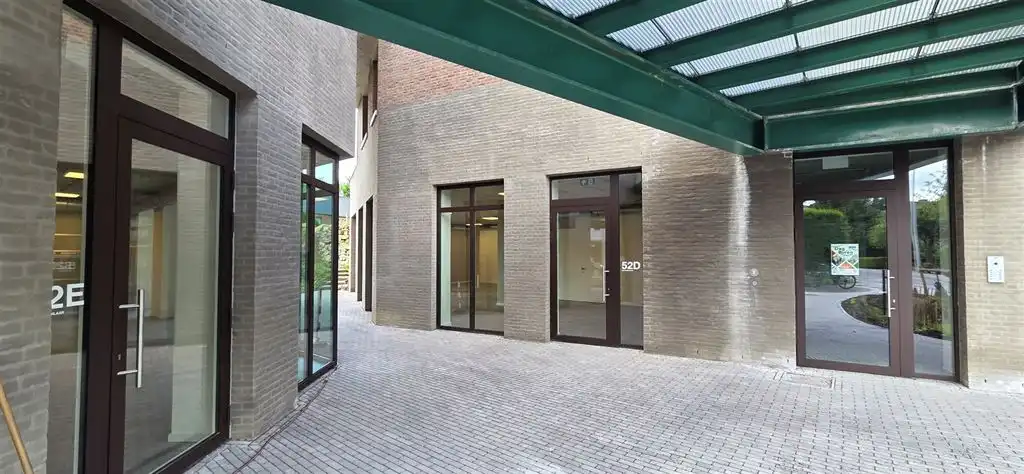 Zeer mooie handelsruimte/kantoor op fantastische locatie foto 2