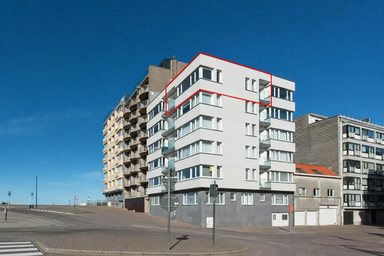 Gerenoveerd hoekappartement met prachtig open zicht foto 4