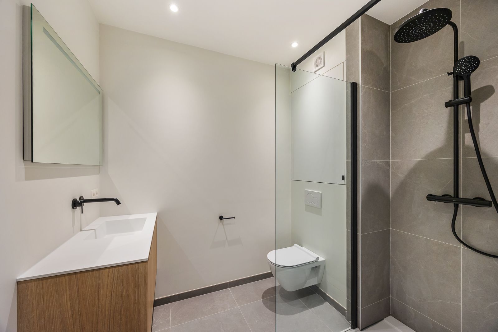 Instapklaar, energiezuinig appartement met 2 slaapkamers en garagebox foto 10