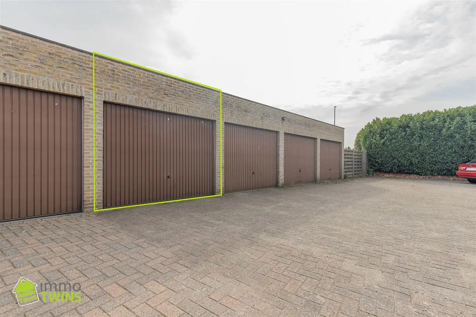 Duplex app. met 3 slpks, terras, autostaanplaats & garage foto 17