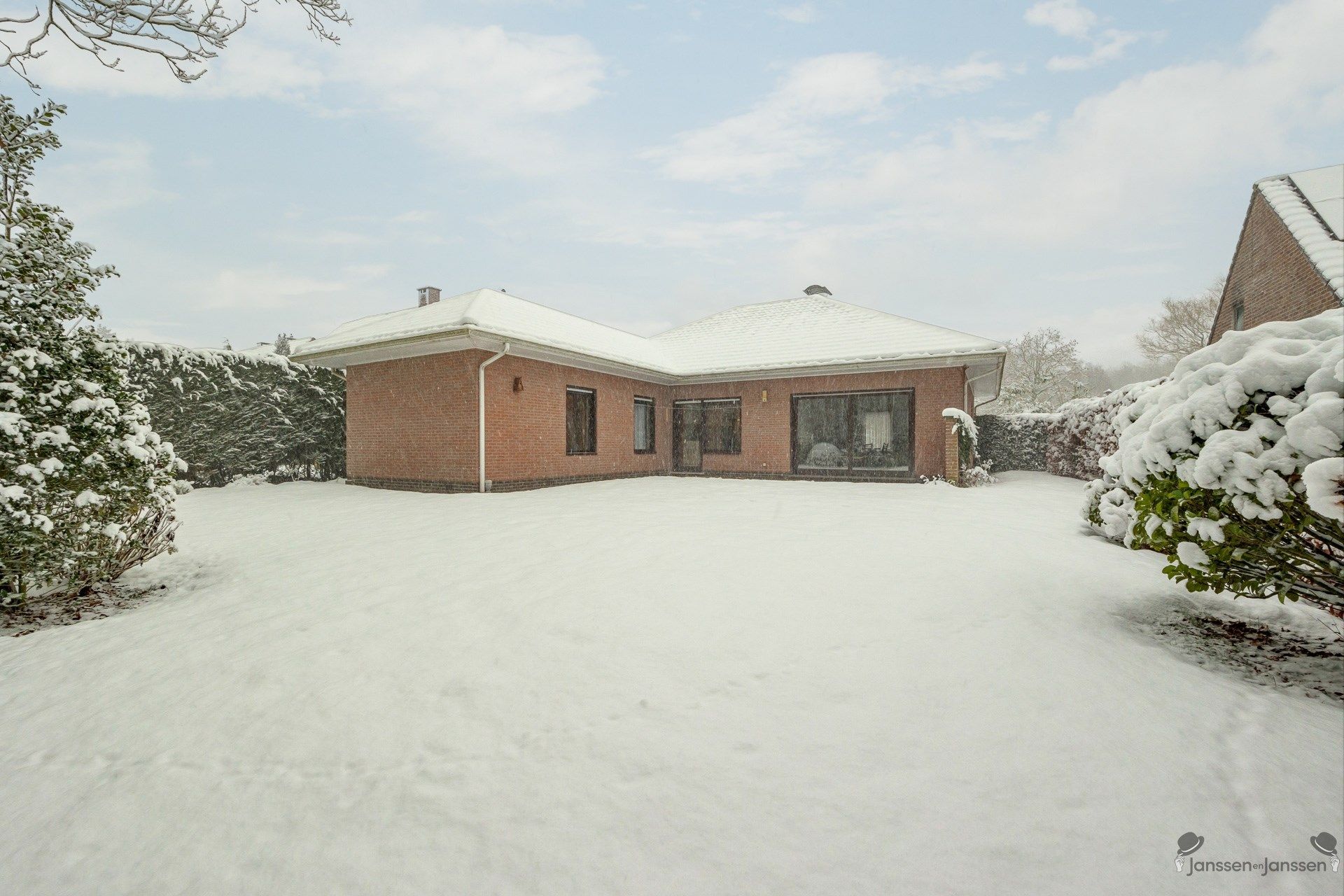 Vrijstaande villa met potentieel in gewilde wijk van Brasschaat foto 28