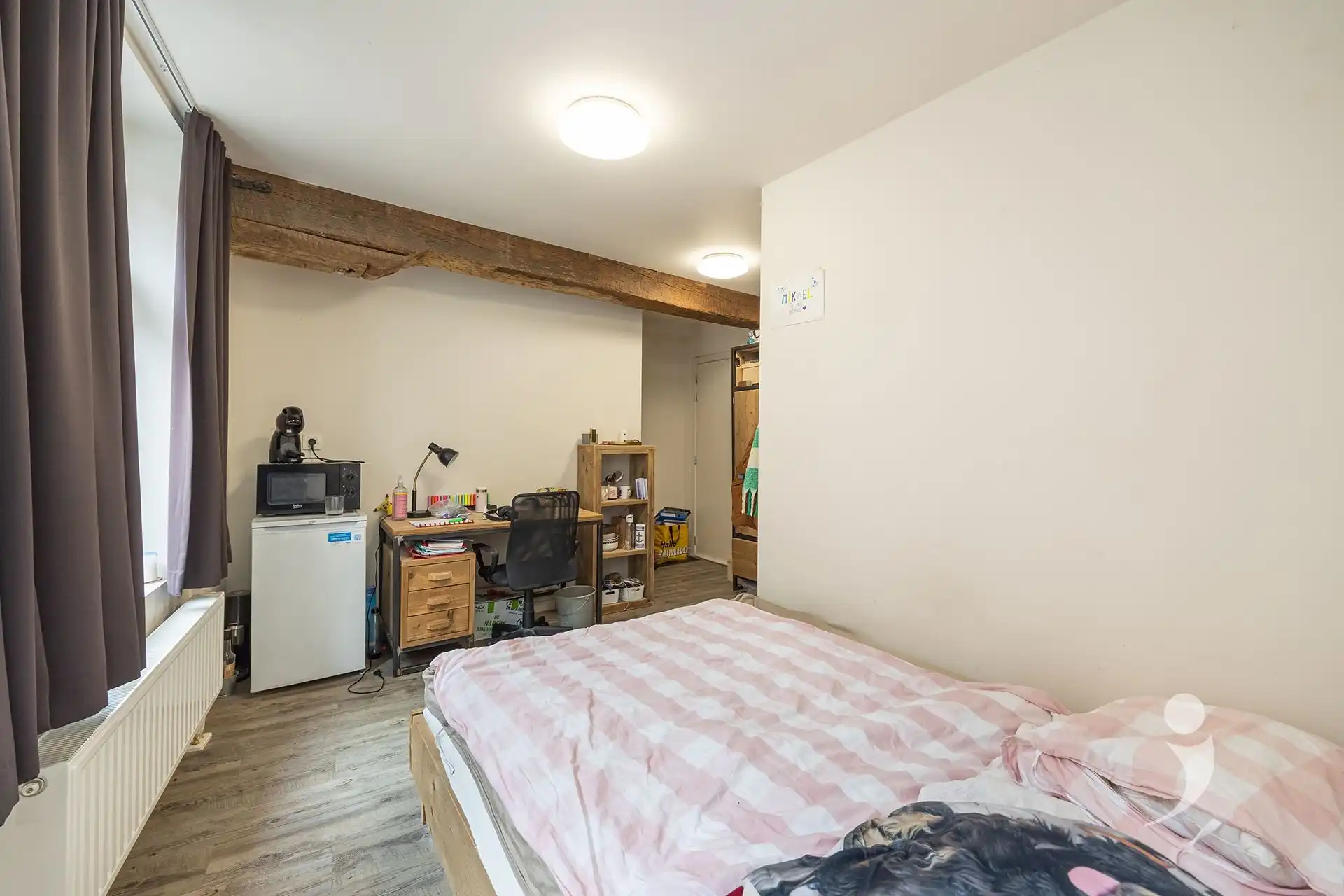 Opbrengsteigendom met 21 kamers, 1 studio en grote handelszaak foto 3