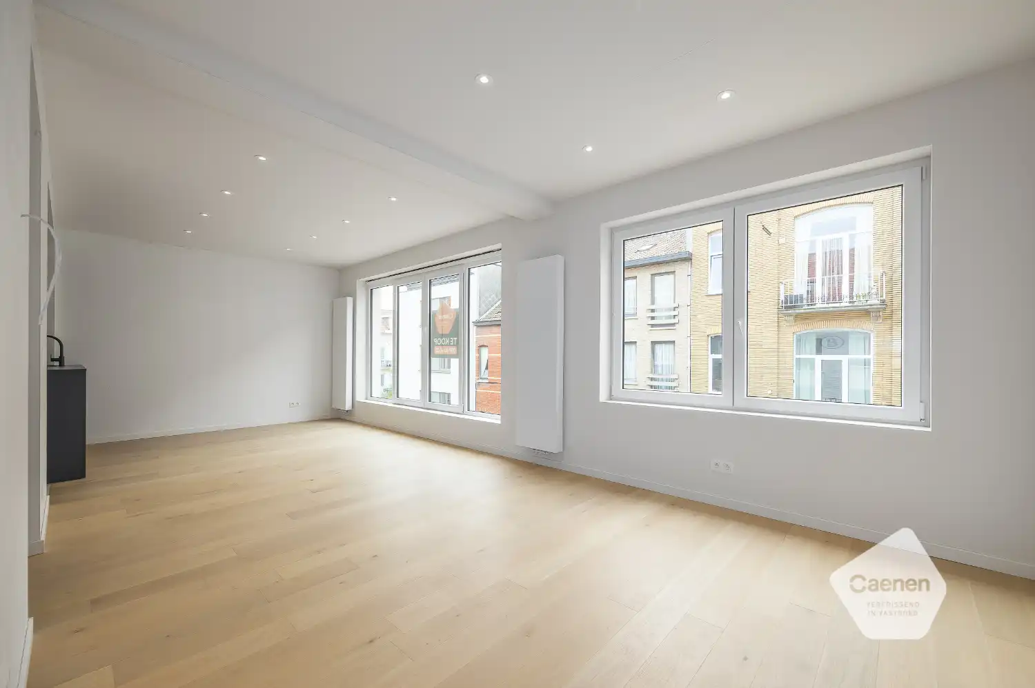 Ruim, gerenoveerde duplex te Mariakerke foto 2