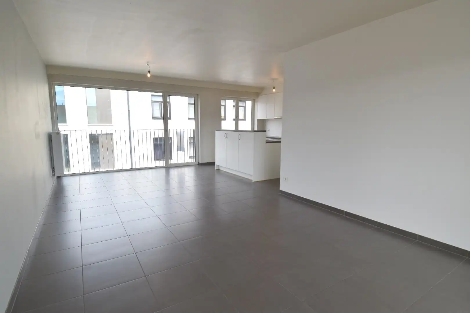 Instapklaar 2-slaapkamerappartement op toplocatie nabij het centrum van Kortrijk foto 4