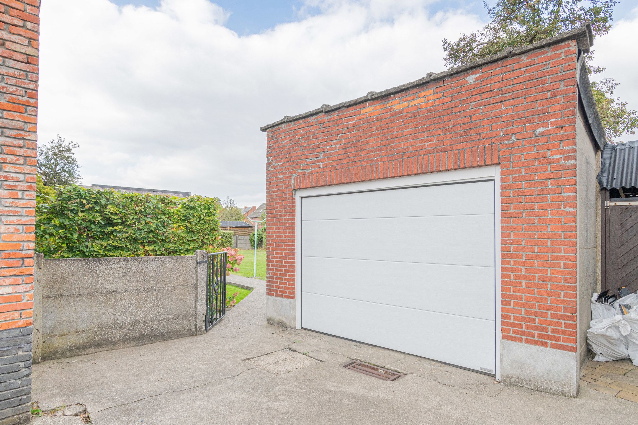 Gezellige woning met grote tuin en garage op toplocatie  foto 21