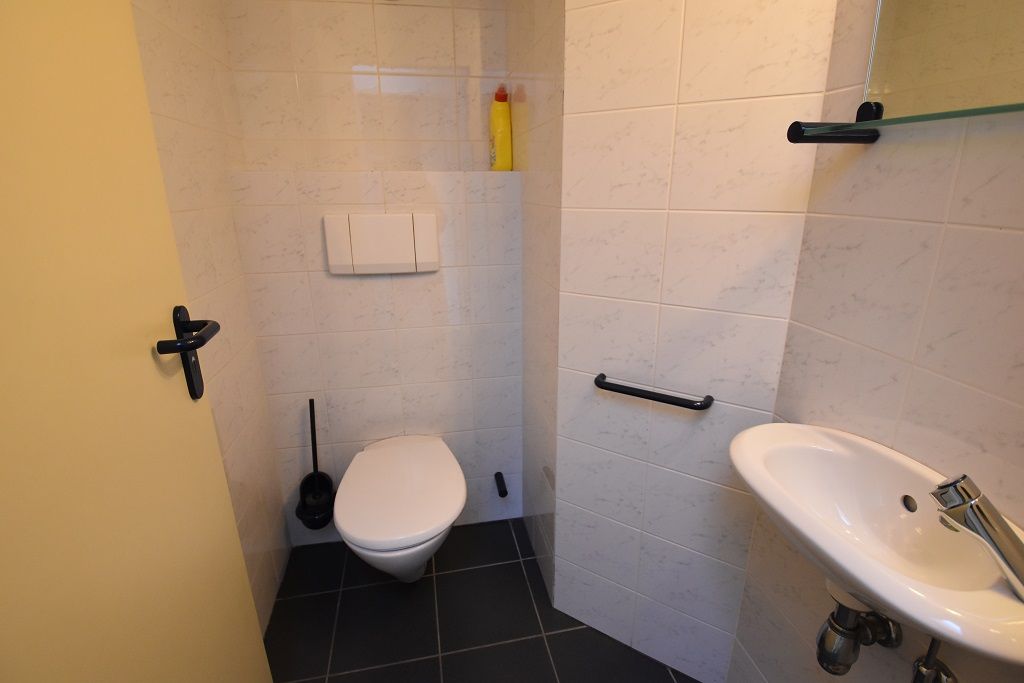 Gezellig dakappartement met 2 slaapkamers in Nieuwkerken-Waas foto 4