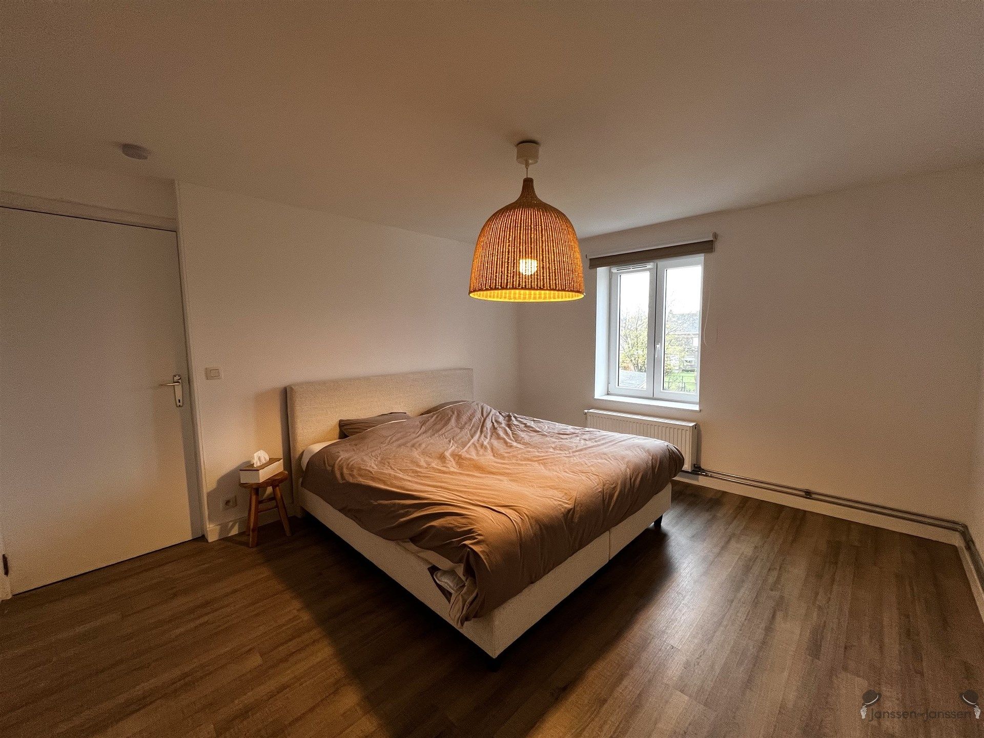 Bel-etage met inpandige garage & tuin foto 10