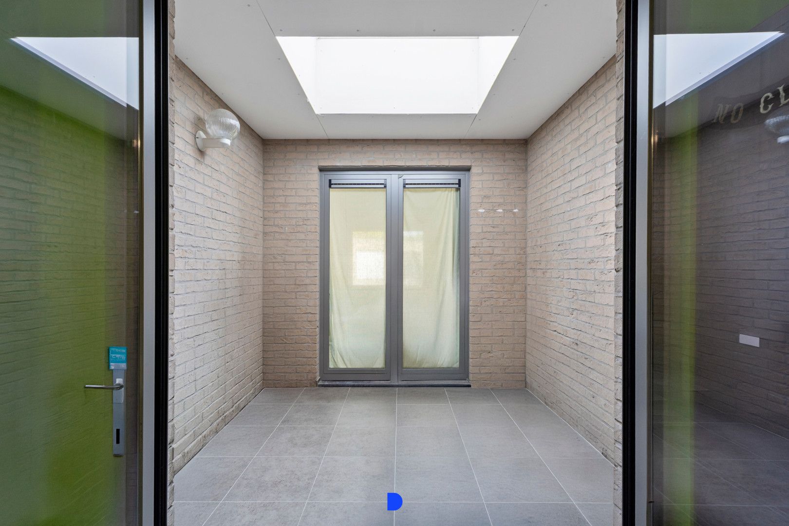 Ruim gelijkvloers appartement met terras. foto 10