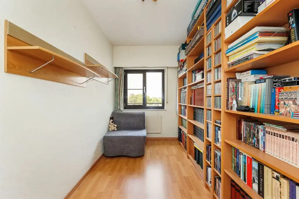 Ruim appartement met open zicht en garagebox foto 15