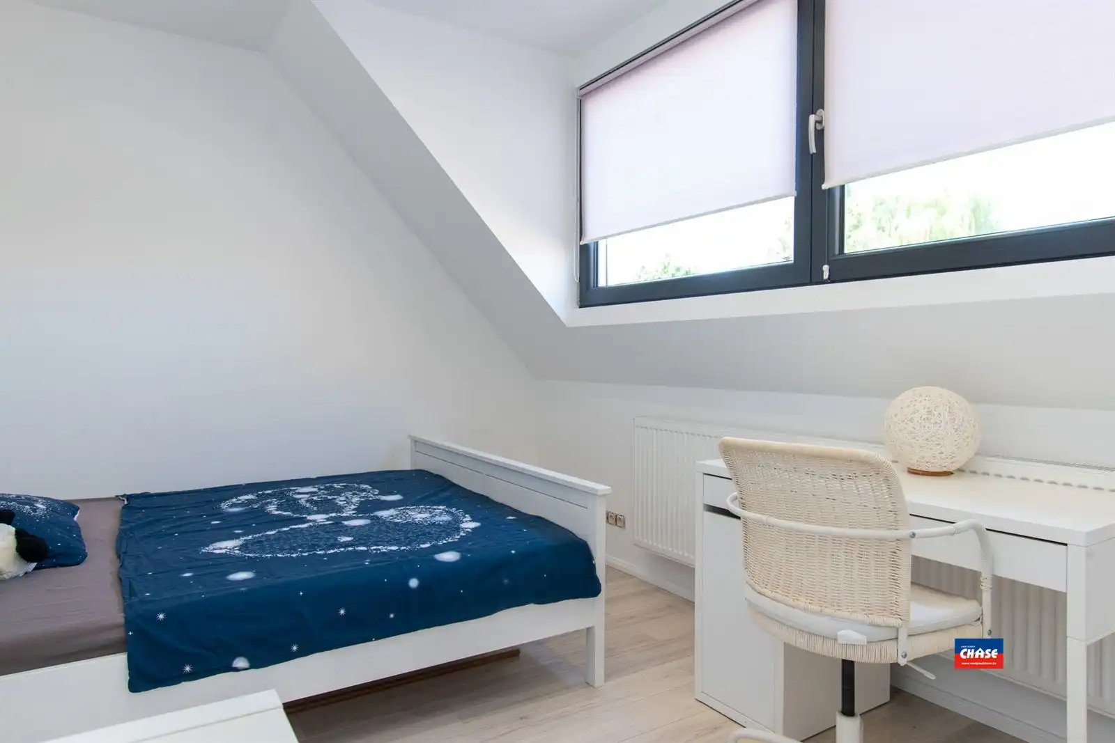 Gerenoveerde woning met terras, drie slaapkamers en garage foto 13