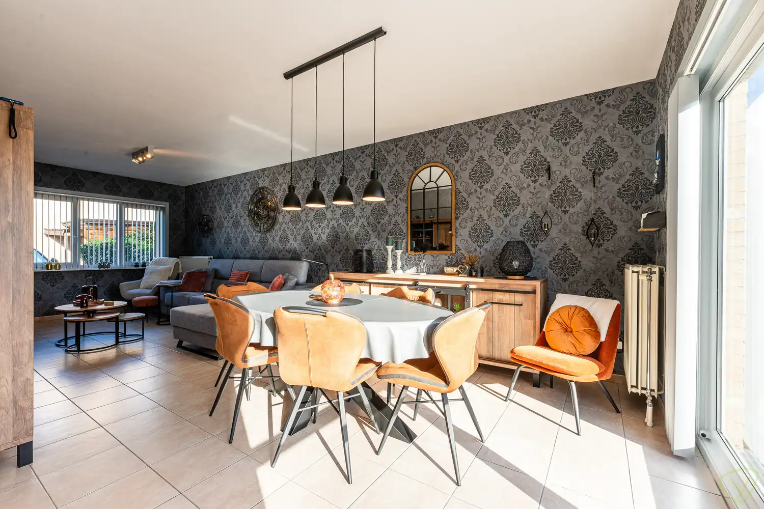 Moderne gezinswoning te koop in Eeklo met 3 slaapkamers, garage en zolder, perfect voor comfortabel wonen! foto 8