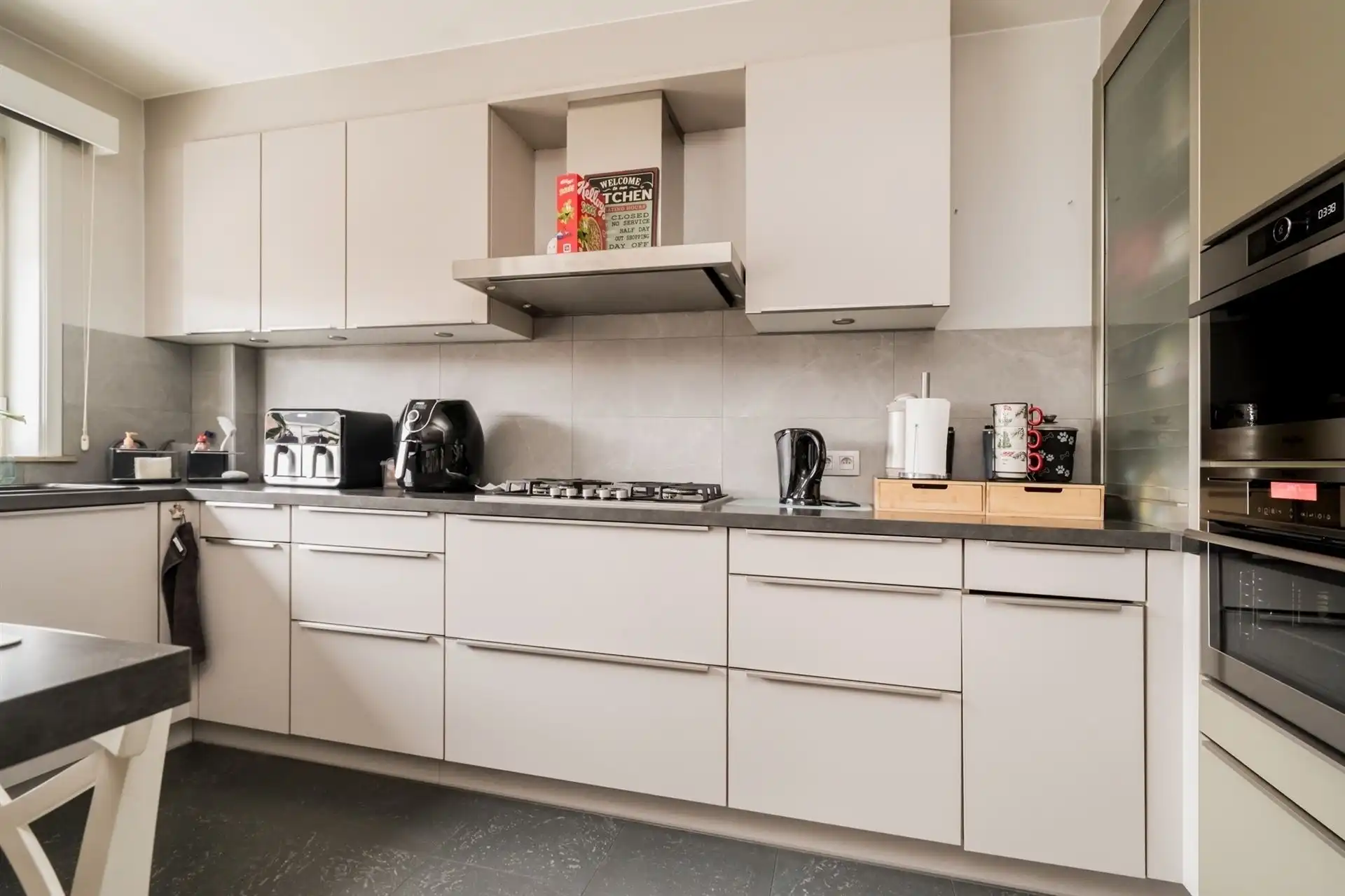 Instapklaar 2-slpk app met terras en garage (+€ 25.000) foto 9