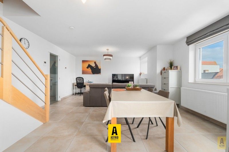 🌊 Instapklaar duplexappartement in hartje Bredene! foto 3
