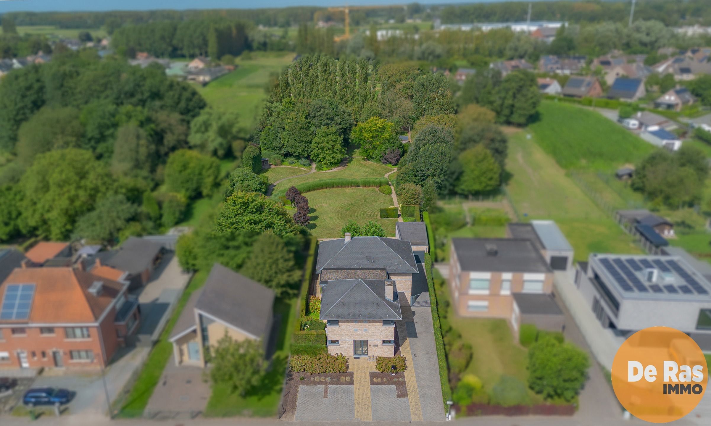 GIJZEGEM - Ruime woning met polyvalente ruimte foto {{pictureIndex}}