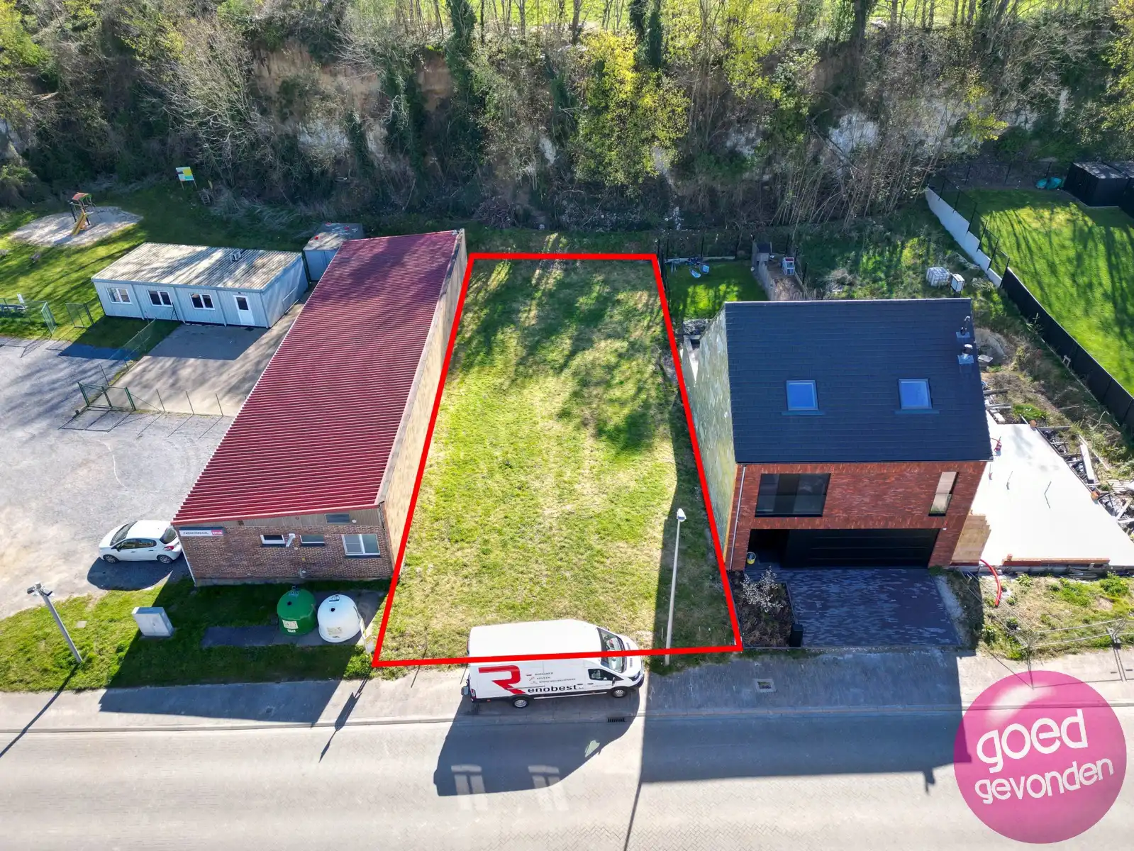 HOB - 644 m² - dorpskern - zonnige tuin foto {{pictureIndex}}