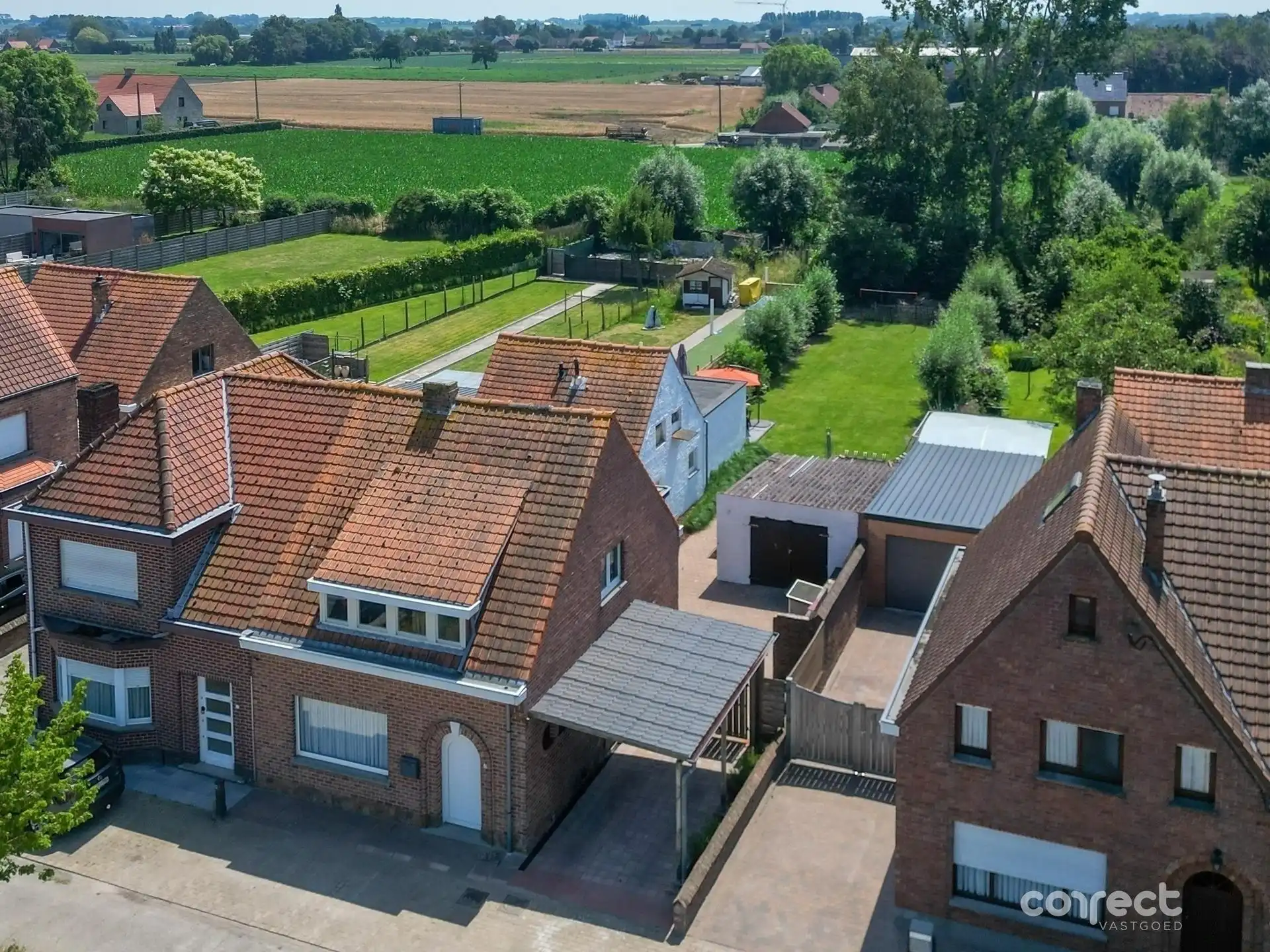 Ruime woning met zuid-gerichte tuin. foto 13