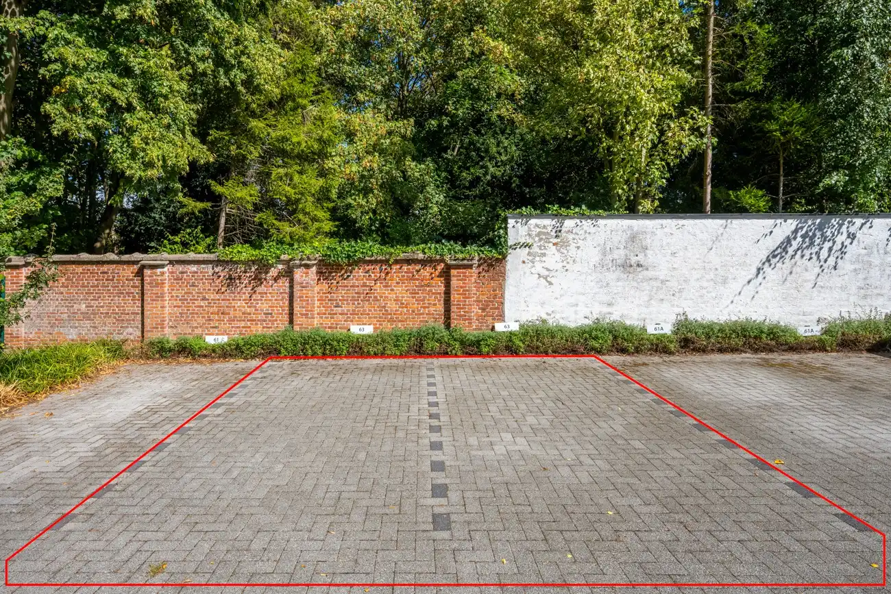 Recent nieuwbouwappartement met groot terras, stadstuintje en 2 autostaanplaatsen in het hartje van het vernieuwde dorp van Zeveneken! foto 16