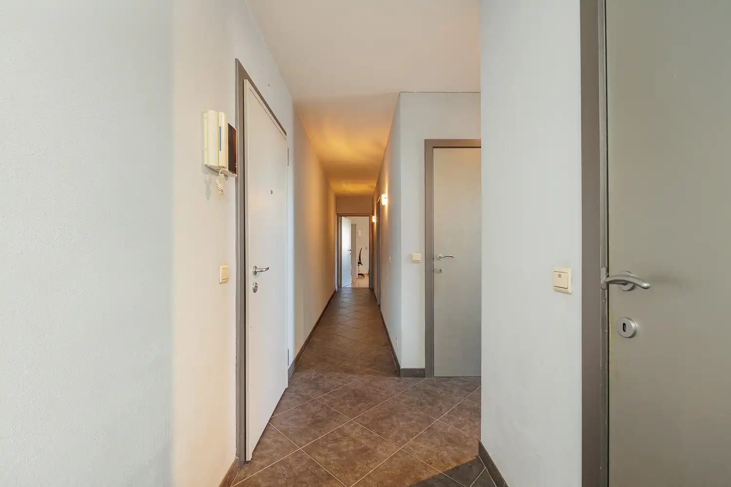 Ruim en lichtrijk 3-slaapkamerappartement (EPC B!) met 2 terrassen met optionele autostaanplaats te Wilrijk foto 12