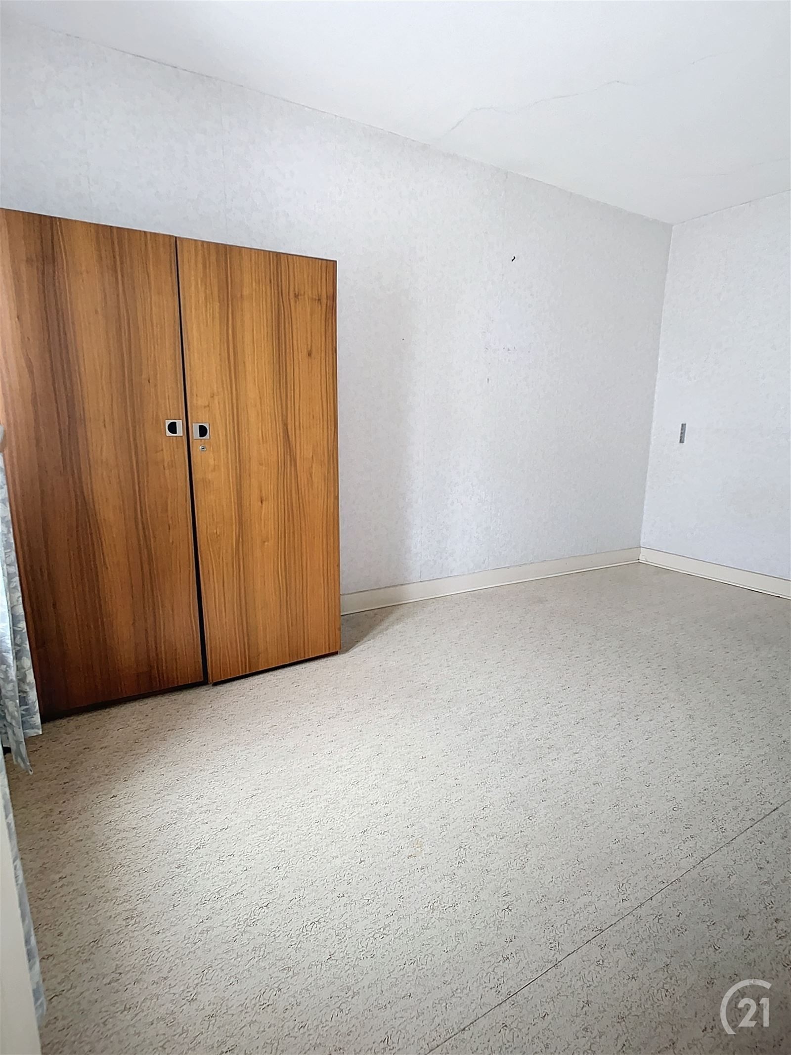 Te renoveren gezinswoning met tuin en weide op 35are40 foto 24