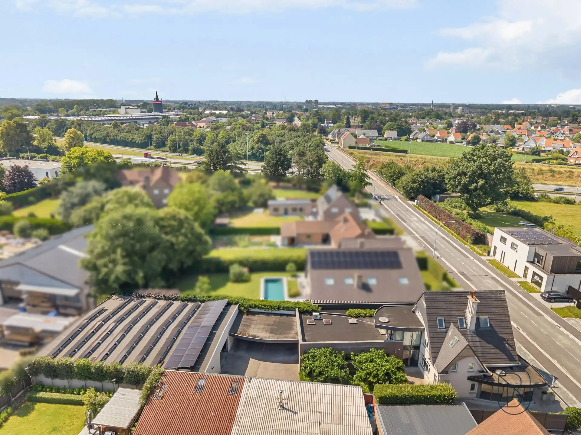 Commercieel gelegen kantoor/praktijk + woonst met atelier foto 5