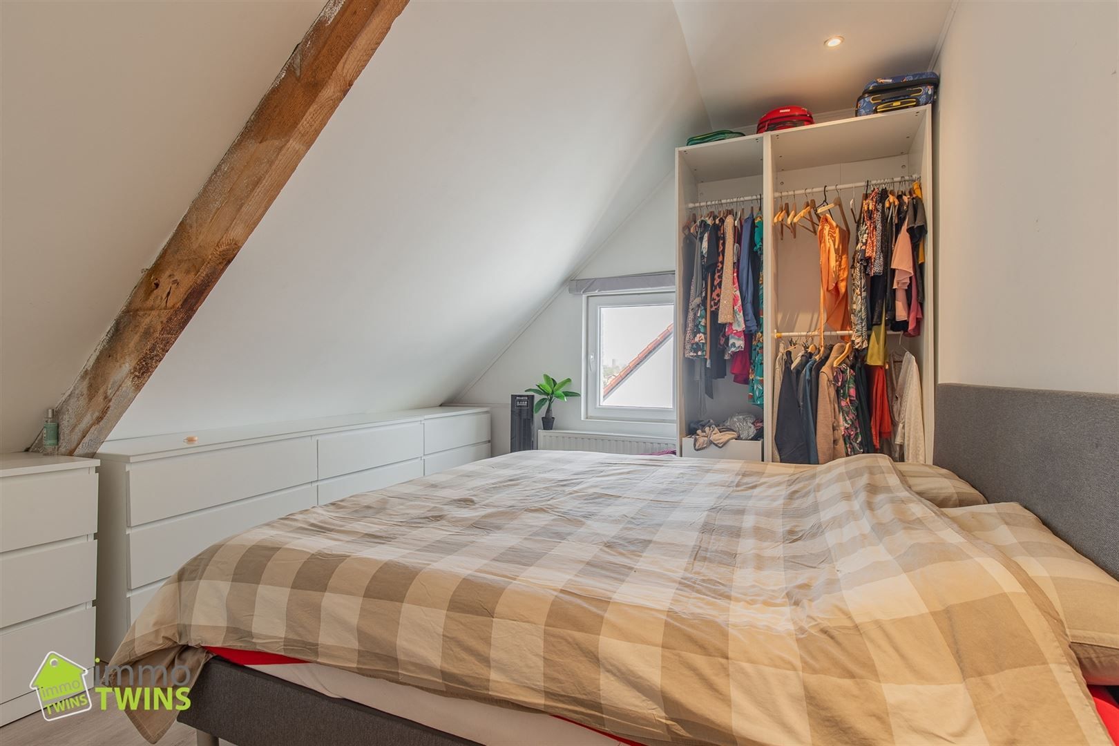 Gerenoveerde woning met loods, oprit en tuin te Grembergen foto 19