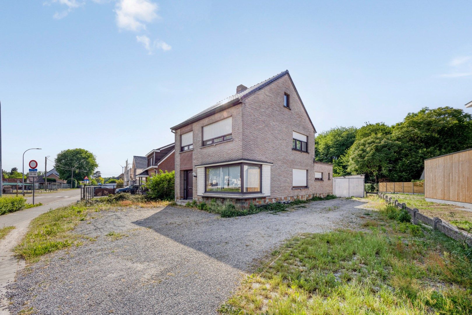 Hoofdfoto van de publicatie: Te renoveren vrijstaande woning met 3 slaapkamers op 695 m² te OLV Olen !