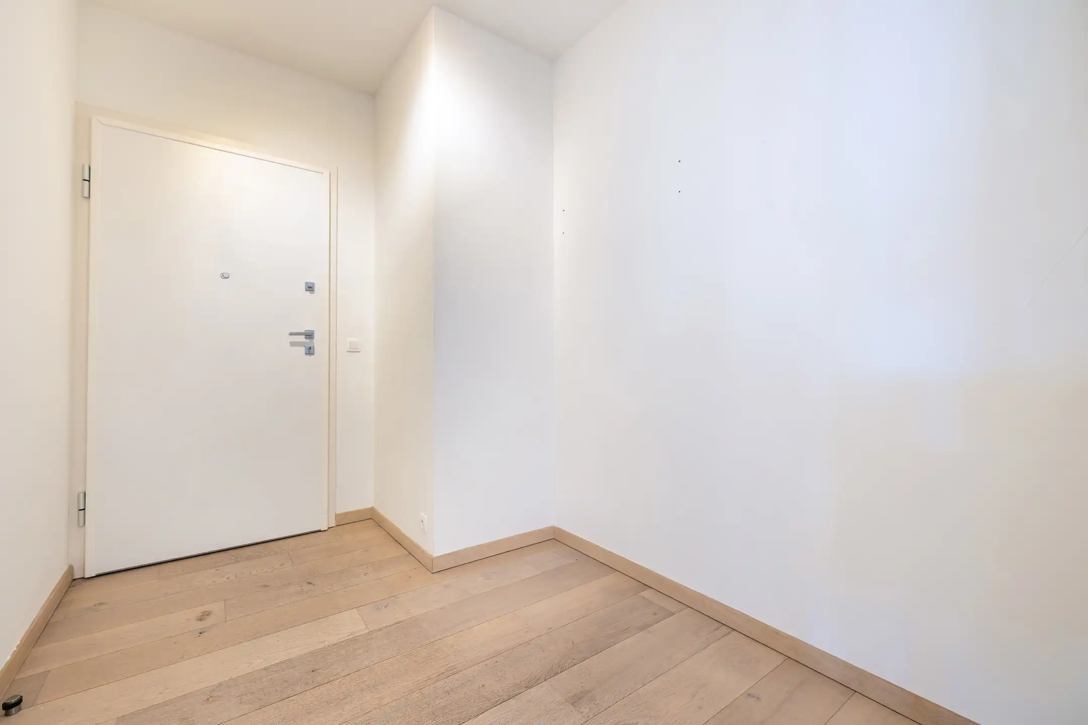 Appartement met 2 slaapkamers, grote terrass & parkeerplaats foto 13