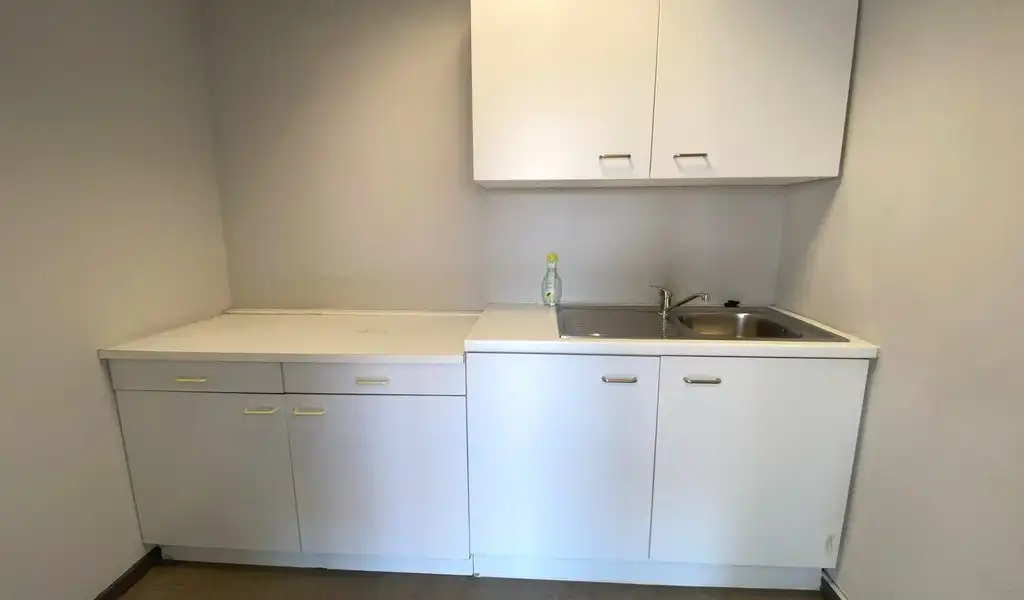 Budgetvriendelijk kantoor te huur bij E40 in Wetteren foto 9