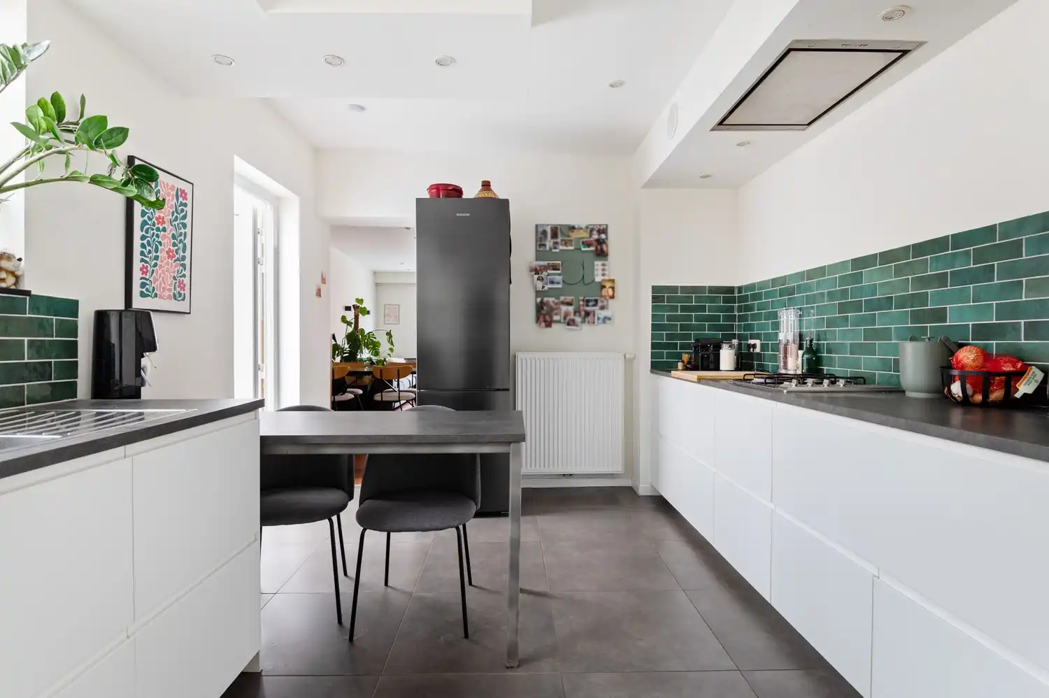 Instapklare gezinswoning met 2-3 slaapkamers, veranda en tuin in hartje Wijnegem! foto 4