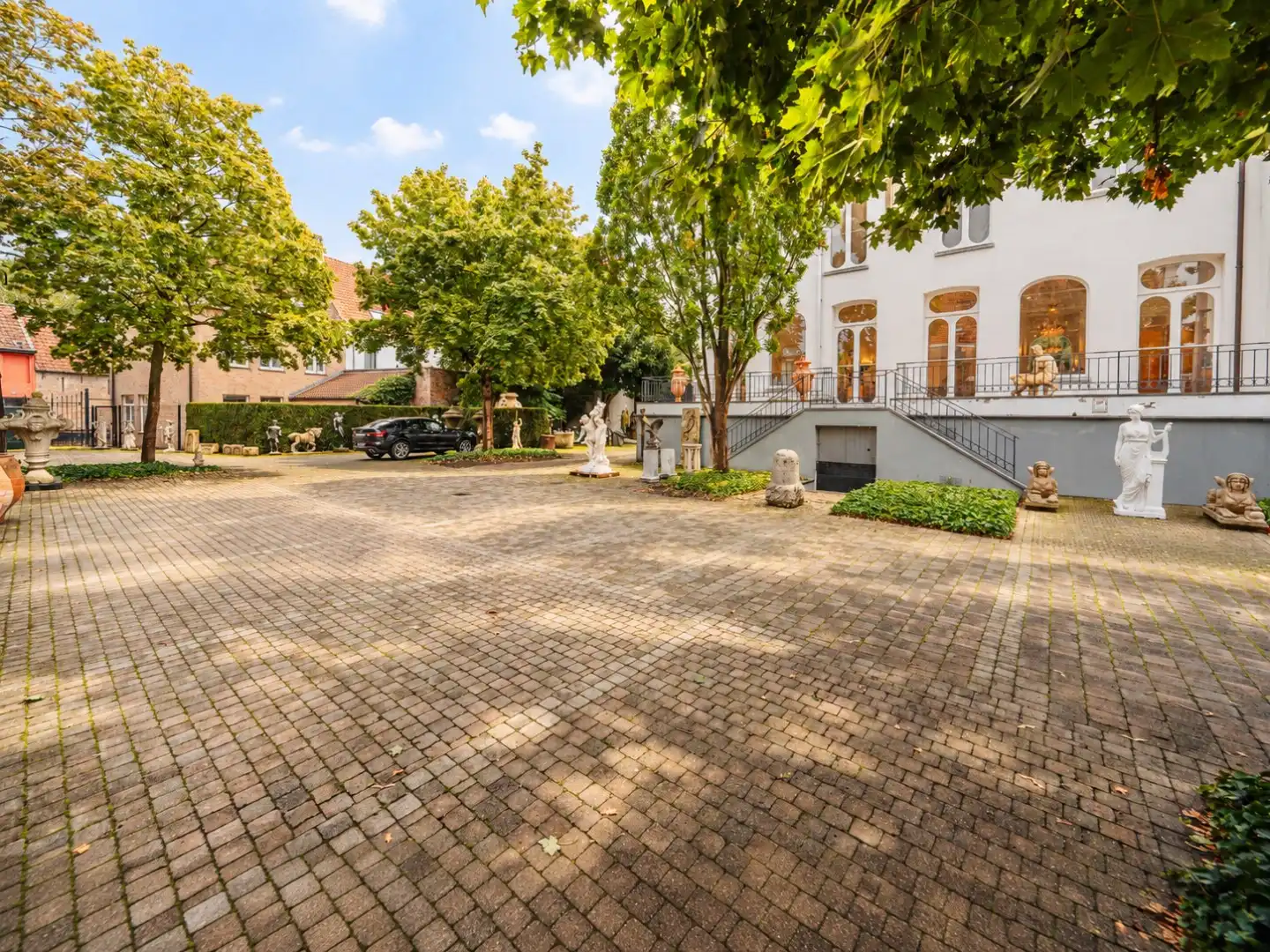 IMPOSANT KARAKTERVOL NEOCLASSICISTISCH HERENHUIS foto 18