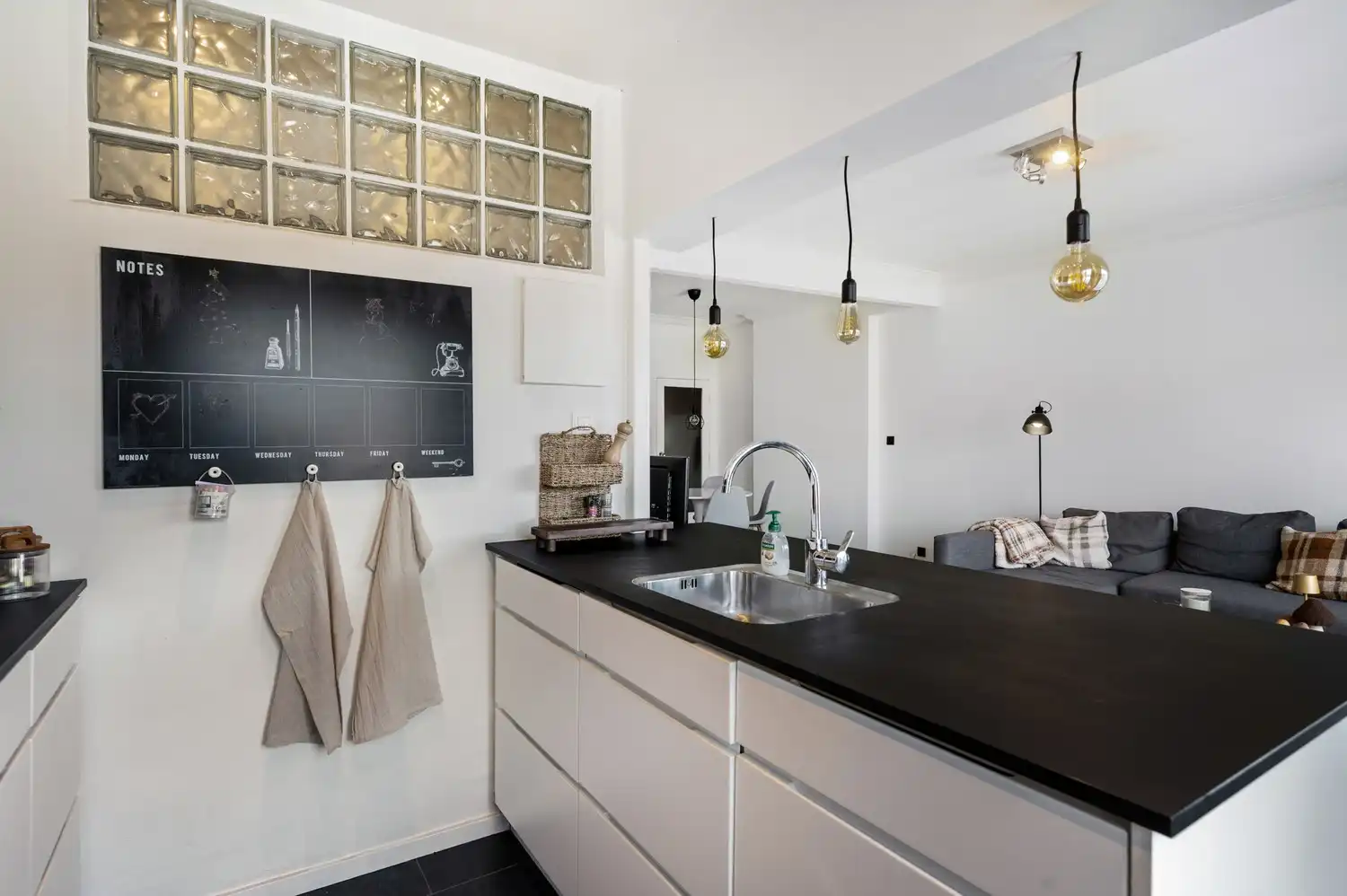 Instapklaar 2-slaapkamerappartement op centrale en rustige ligging foto 10