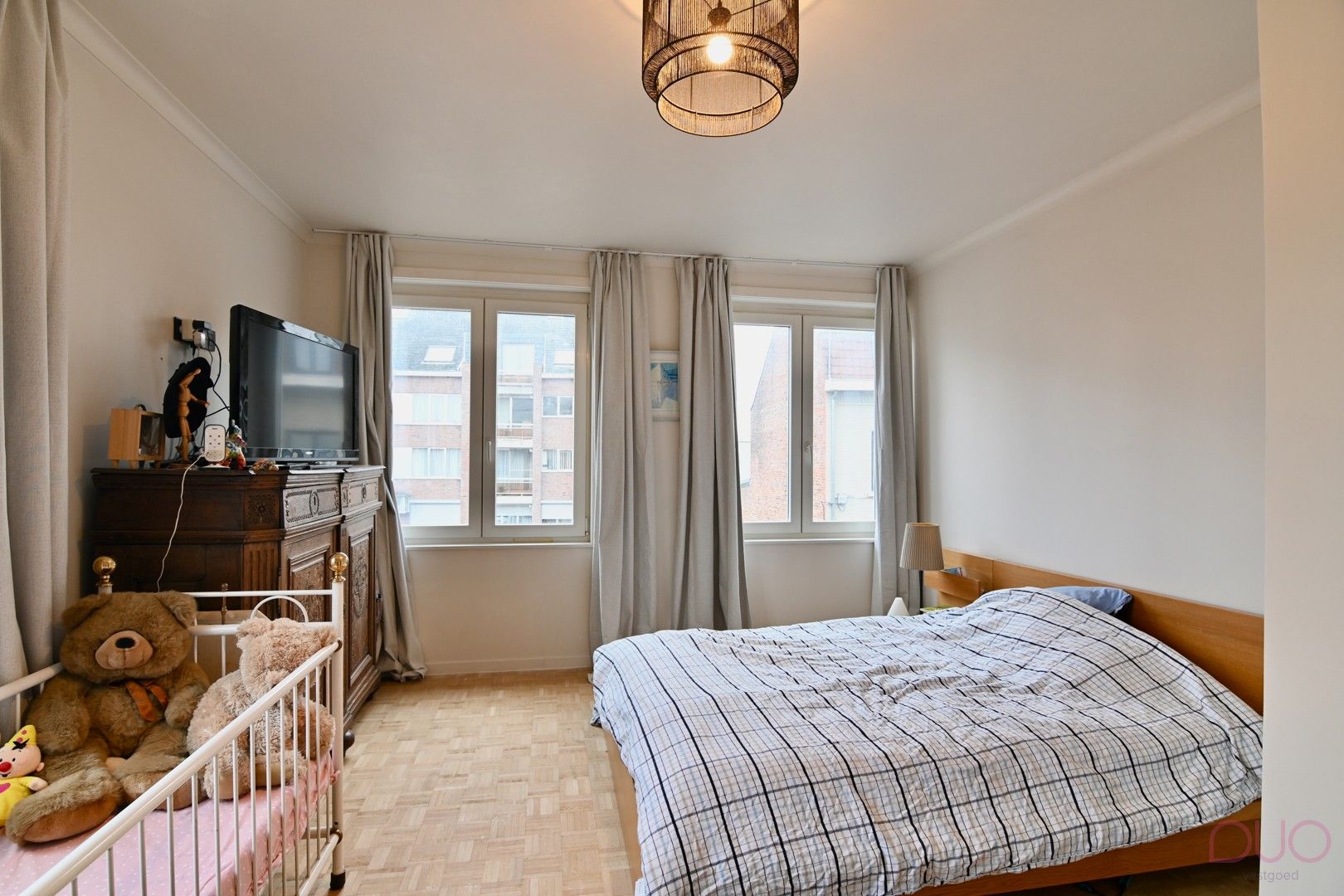 Instapklare woning in hartje Sint-Truiden met dubbele garage en stadstuin foto 14