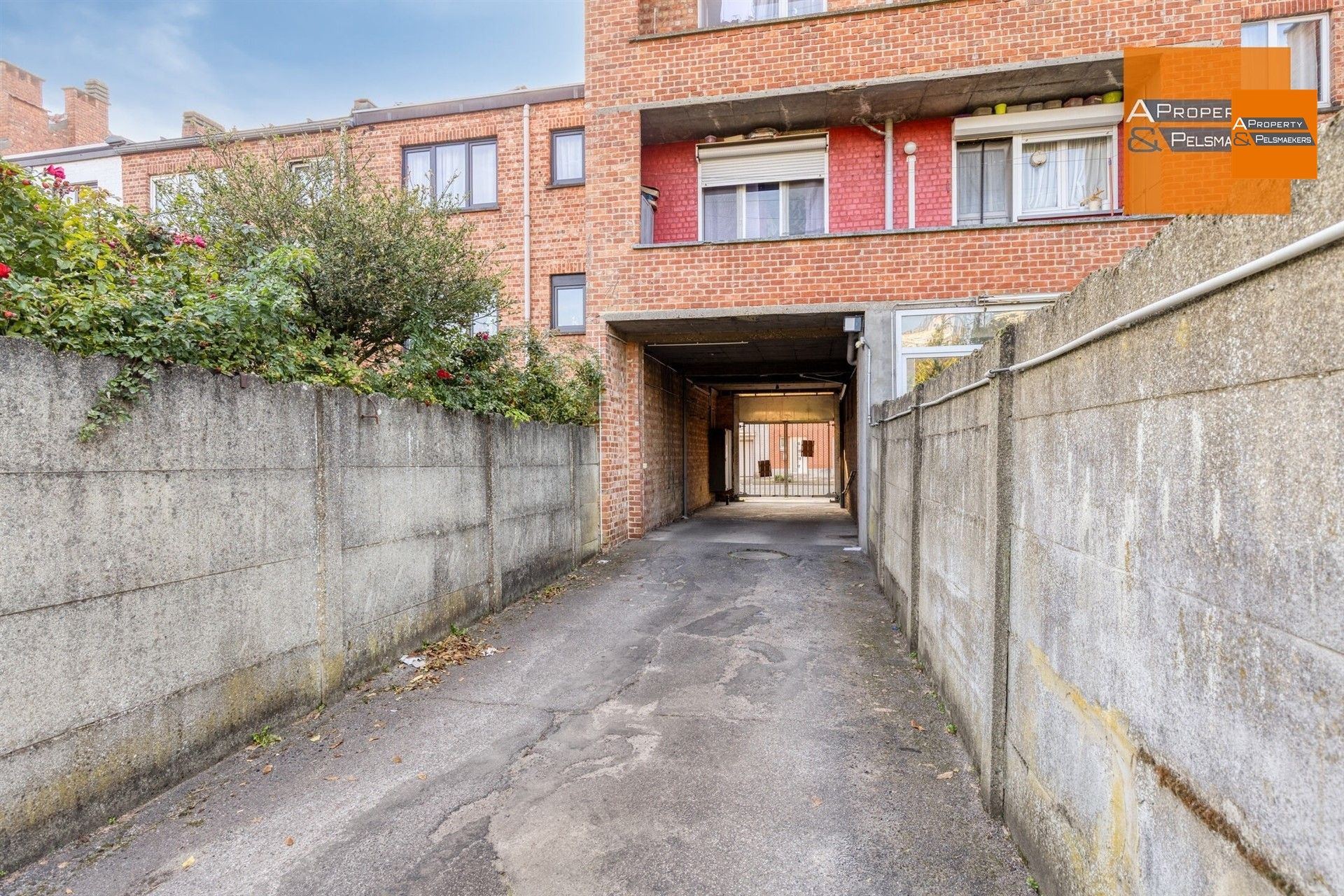  58  gesloten garageboxen foto 6