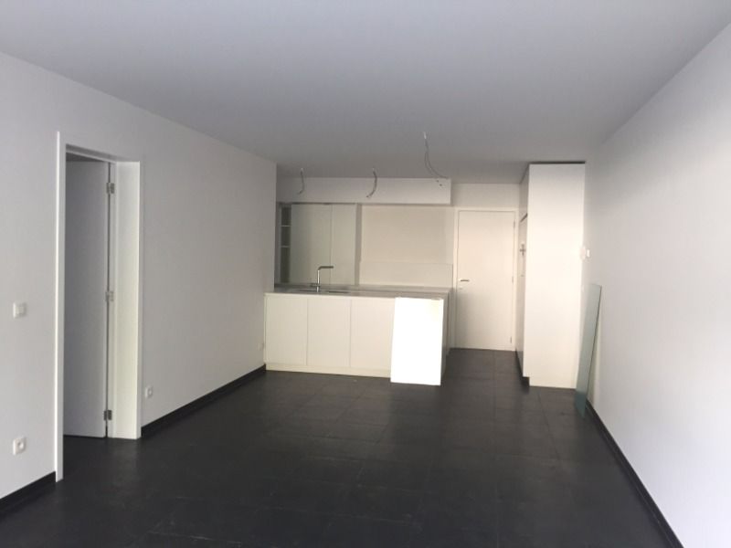 Instapklaar 2-slpk appartement met terras/tuin en 2 parkeerplaatsen foto 3