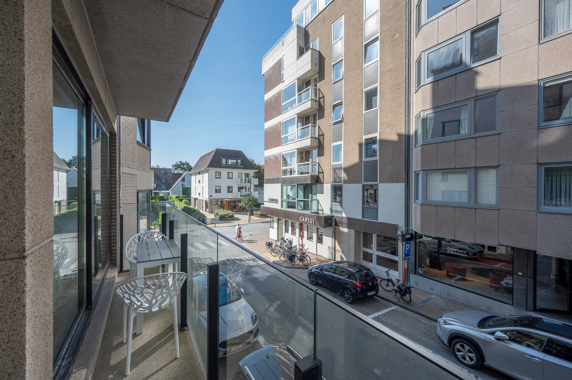 Stijlvol appartement met een gevelbreedte van circa 6 meter genietend van zijdelings zeezicht gelegen aan de Kustlaan.  foto 4