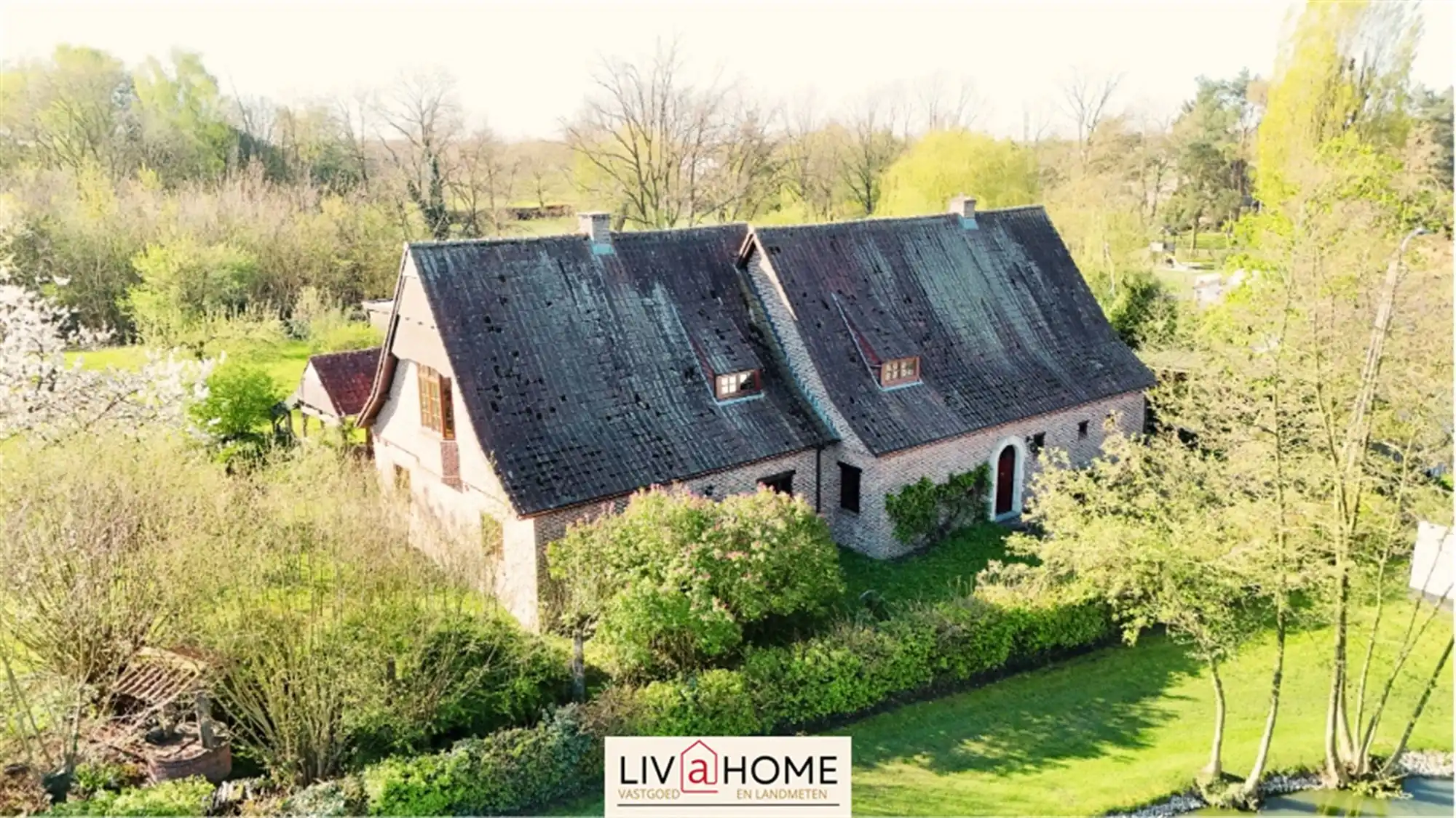 Landelijke woning foto {{pictureIndex}}