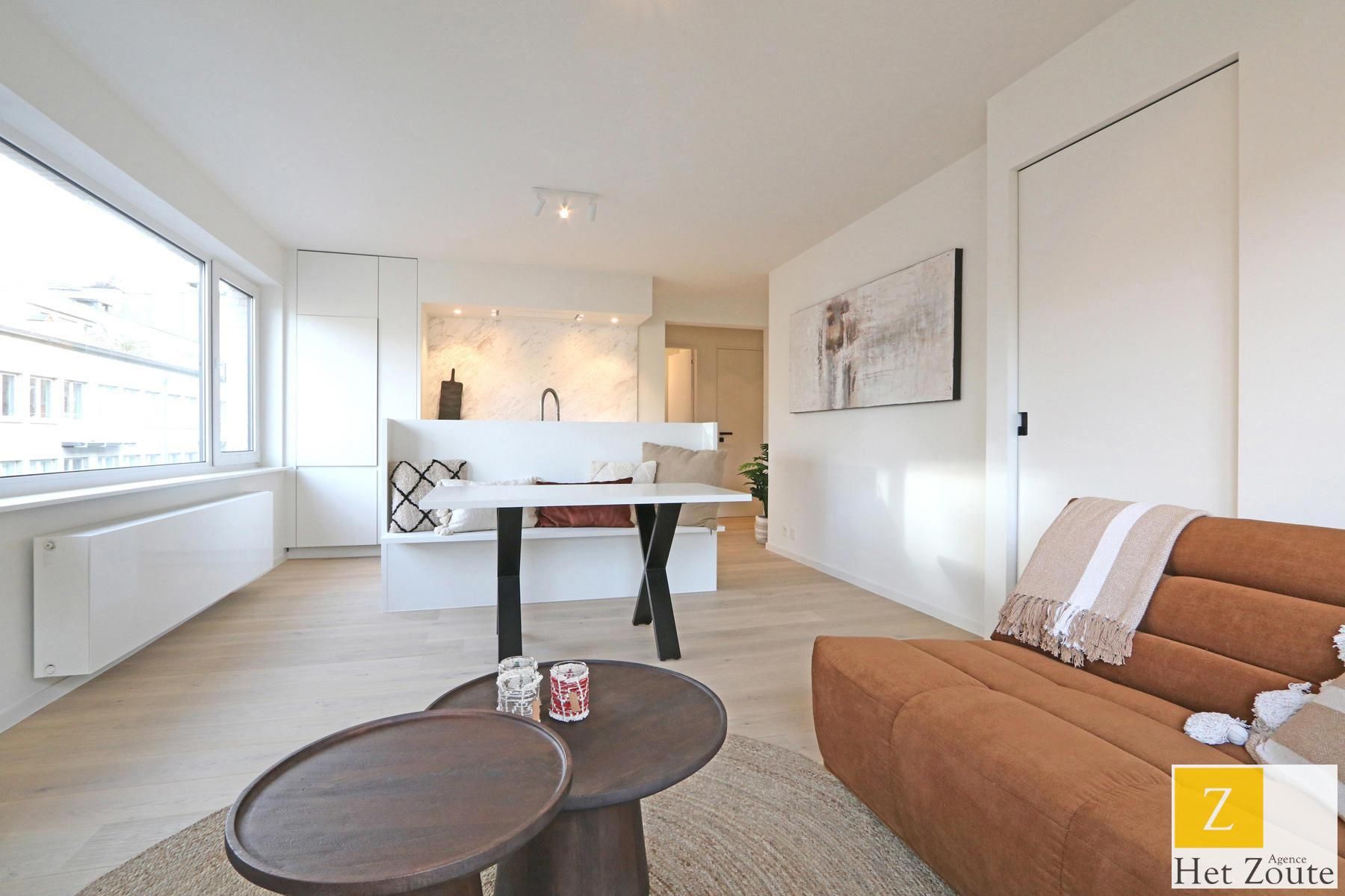 Prachtig gerenoveerd appartement gelegen centrum Knokke foto {{pictureIndex}}