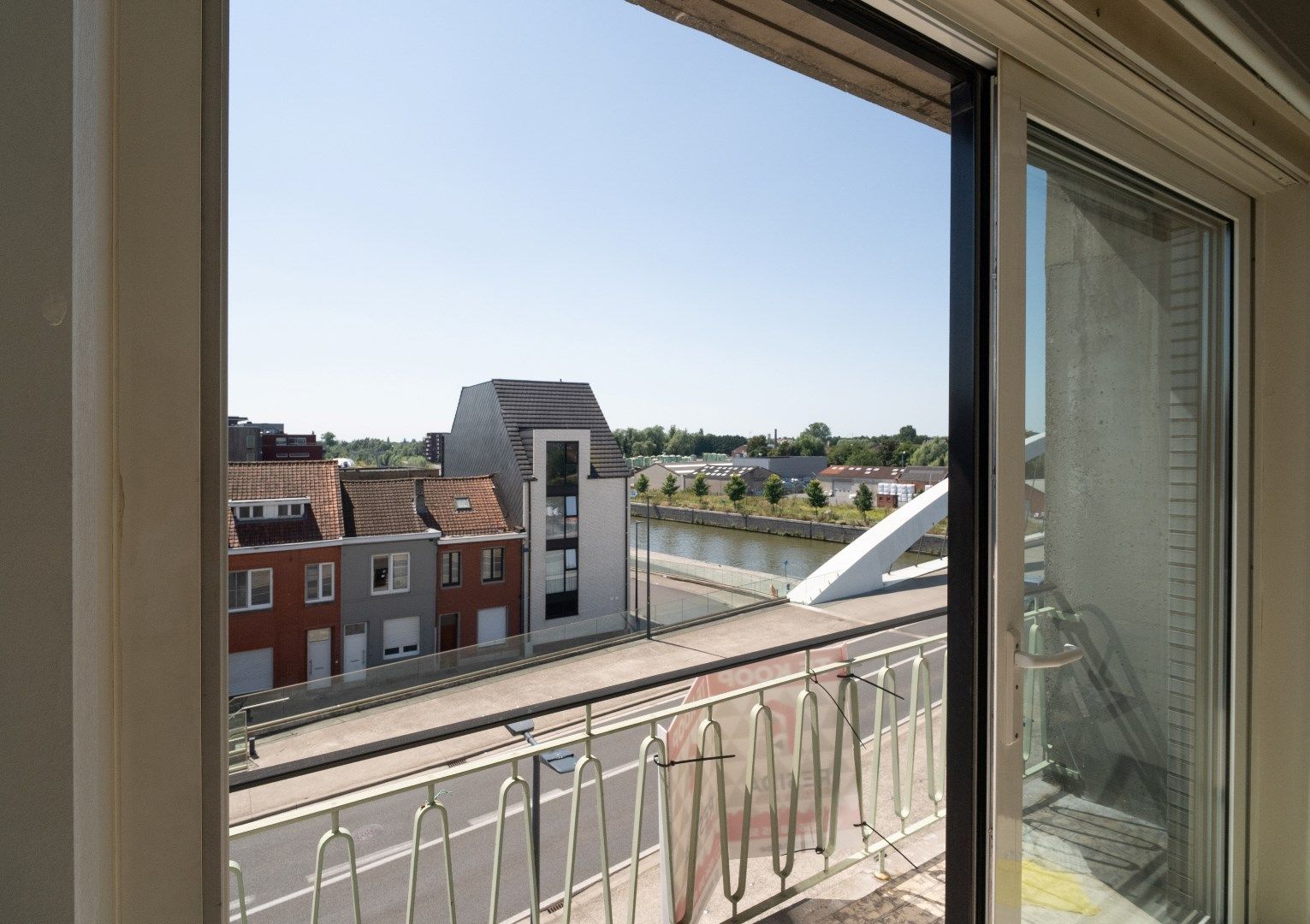 Ruim en energiezuinig appartement met drie slaapkamers foto 3