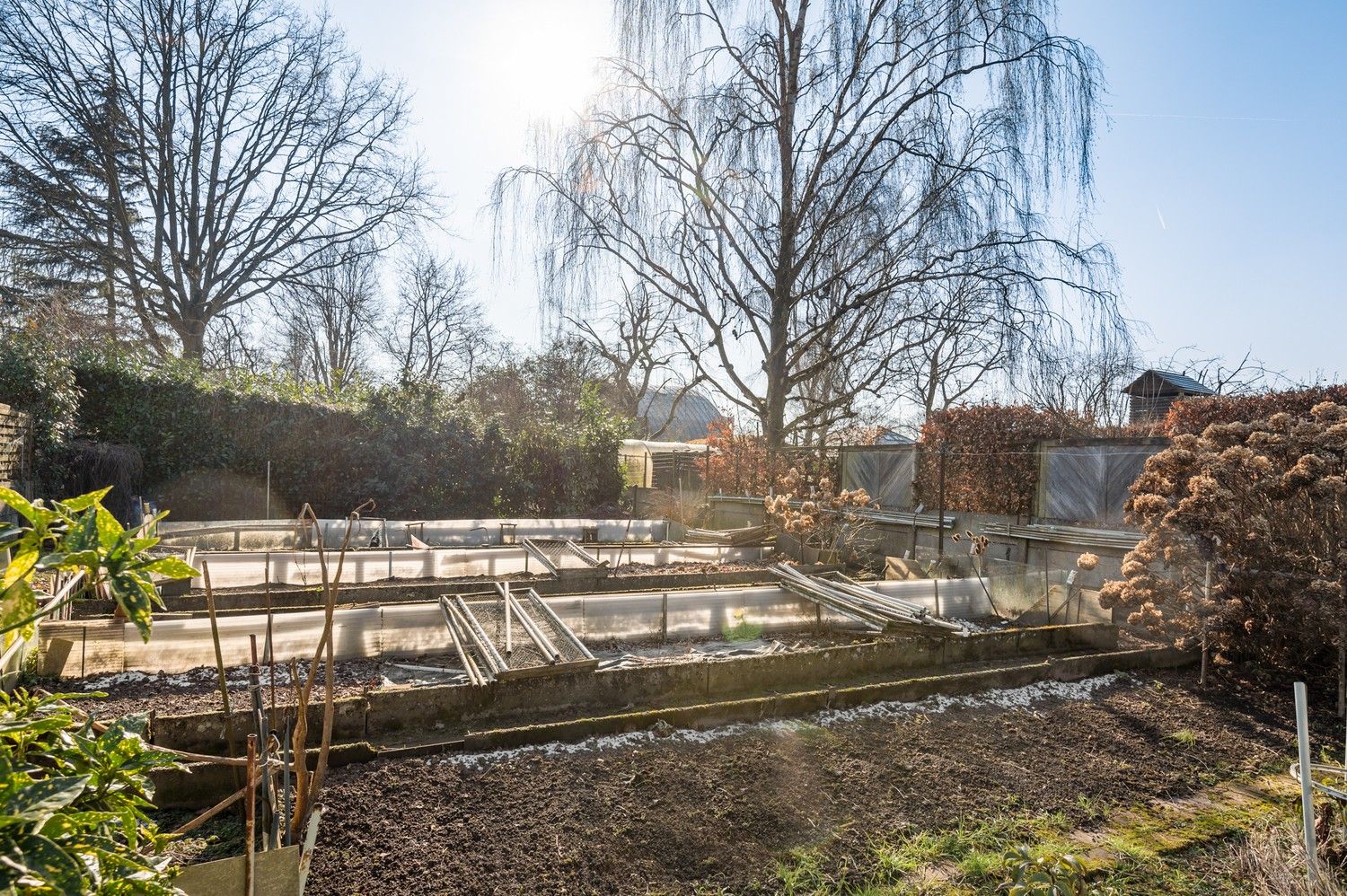Te renoveren woning met magazijn en veel potentieel op toplocatie in Lint foto 16
