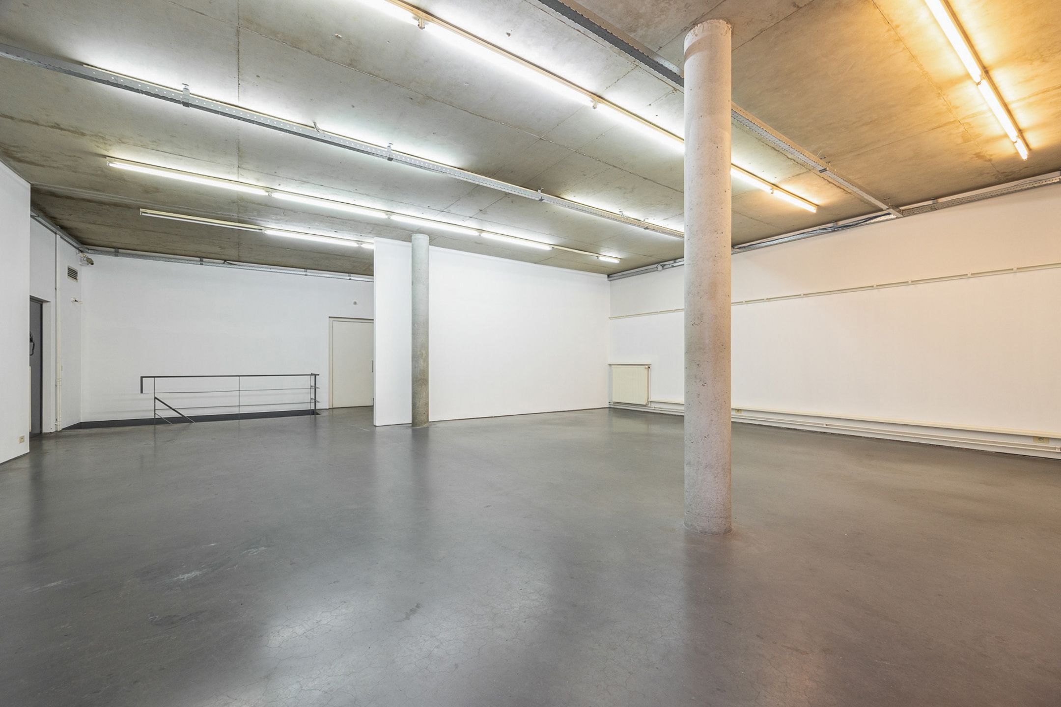 WILRIJK - Modernistisch huis op centrale locatie foto 12