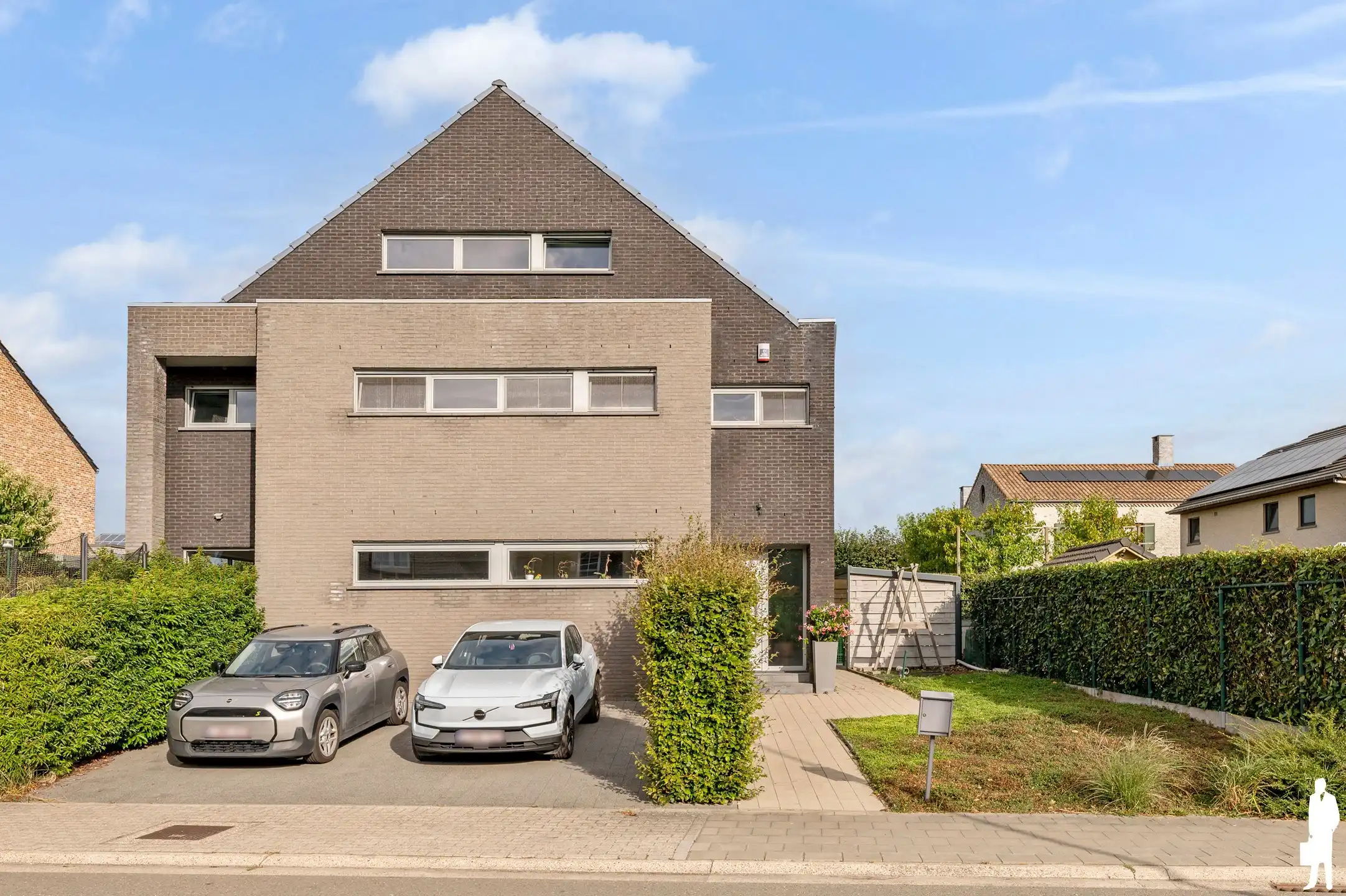 Uitzonderlijk ruime open bebouwing met 6 slaapkamers, 3 badkamers en zwembad in Eppegem. foto 24