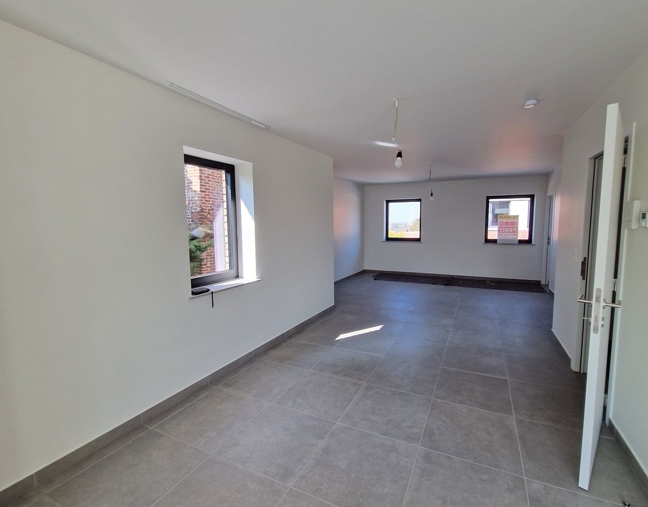 NIEUWBOUW DUPLEX APP in kleine res. - Ruime leefruimte + terras, 3X SLP + privatieve GARAGE + KELDER foto 3