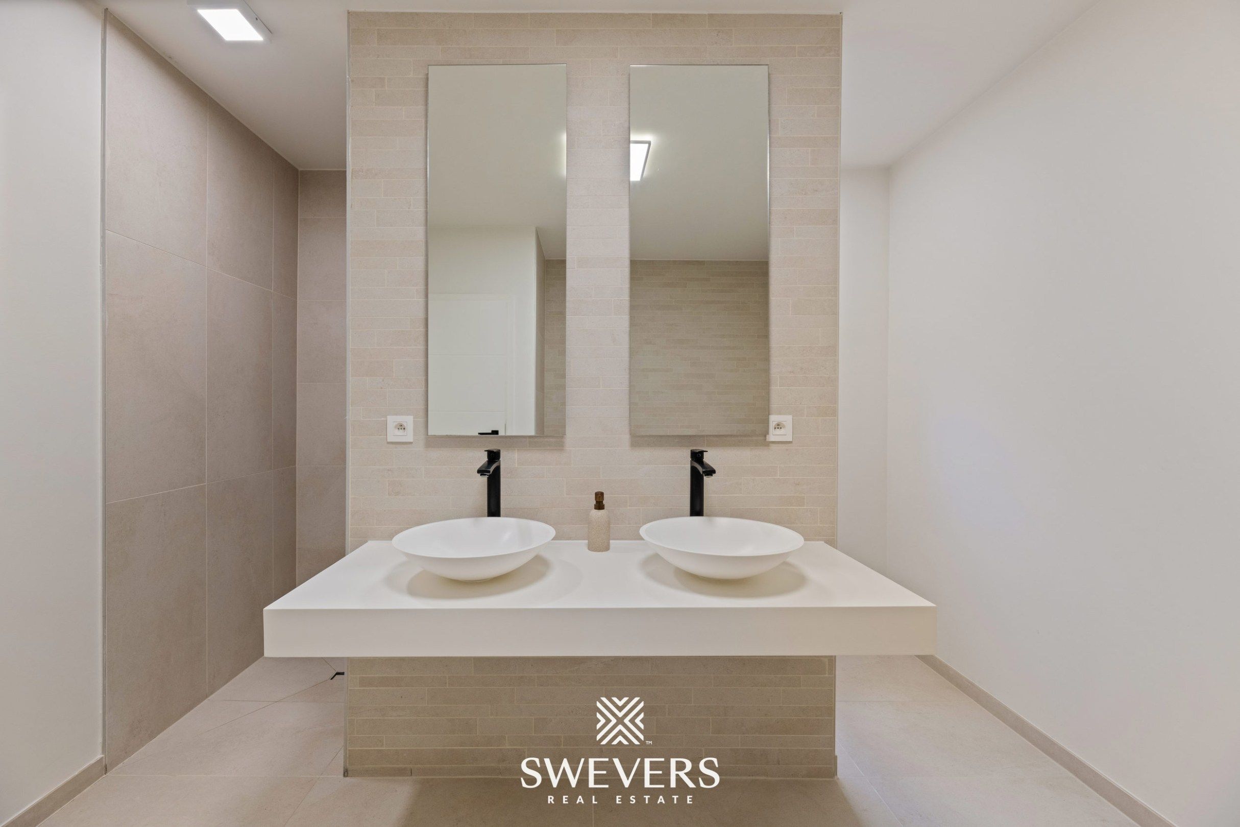 Instapklare, energiezuinige gezinswoning van 224m² te Beringen foto 20