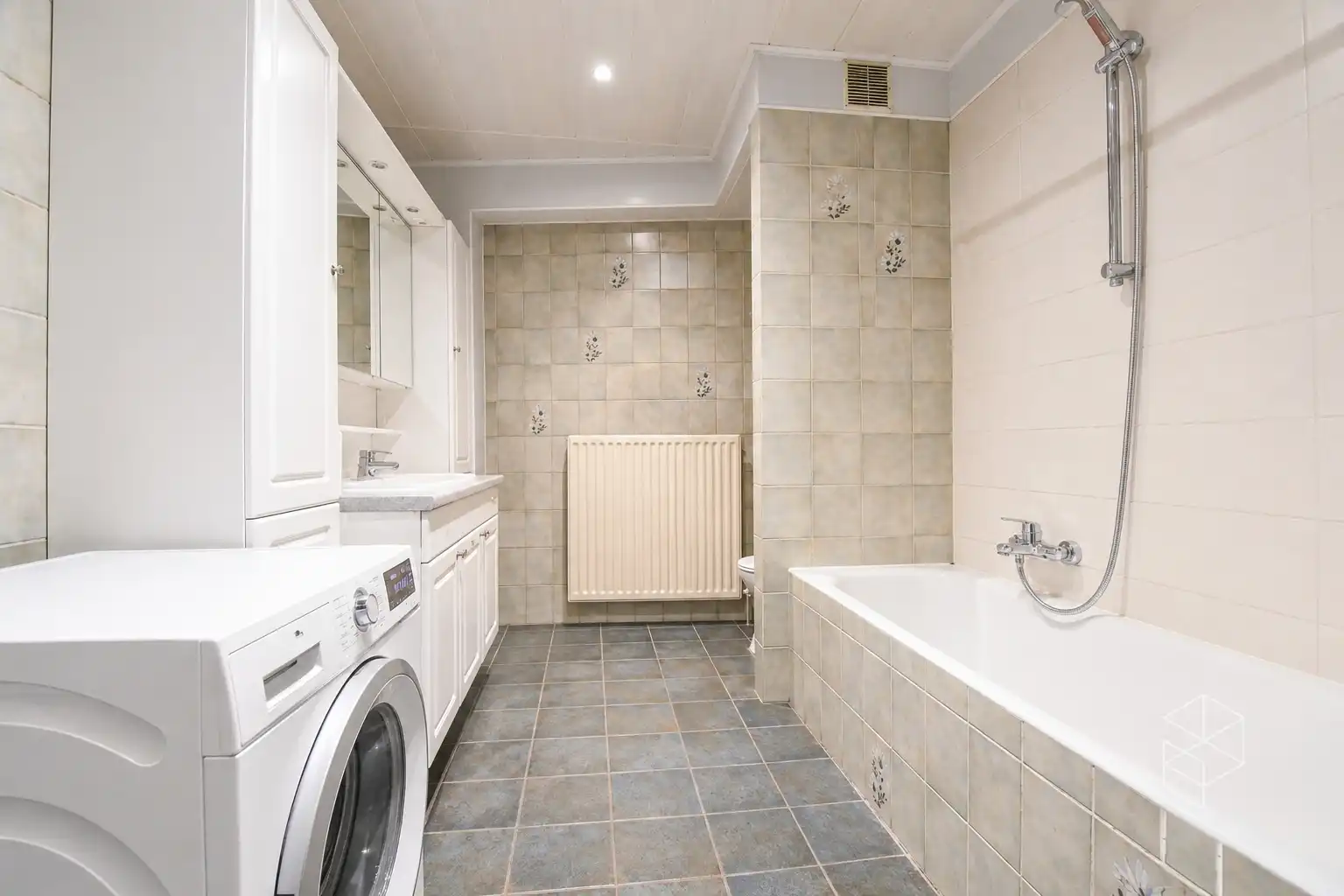 GOED GELEGEN en GROOT ( 150 m²) APPARTEMENT MET 3 SLAAPKAMERS foto 5