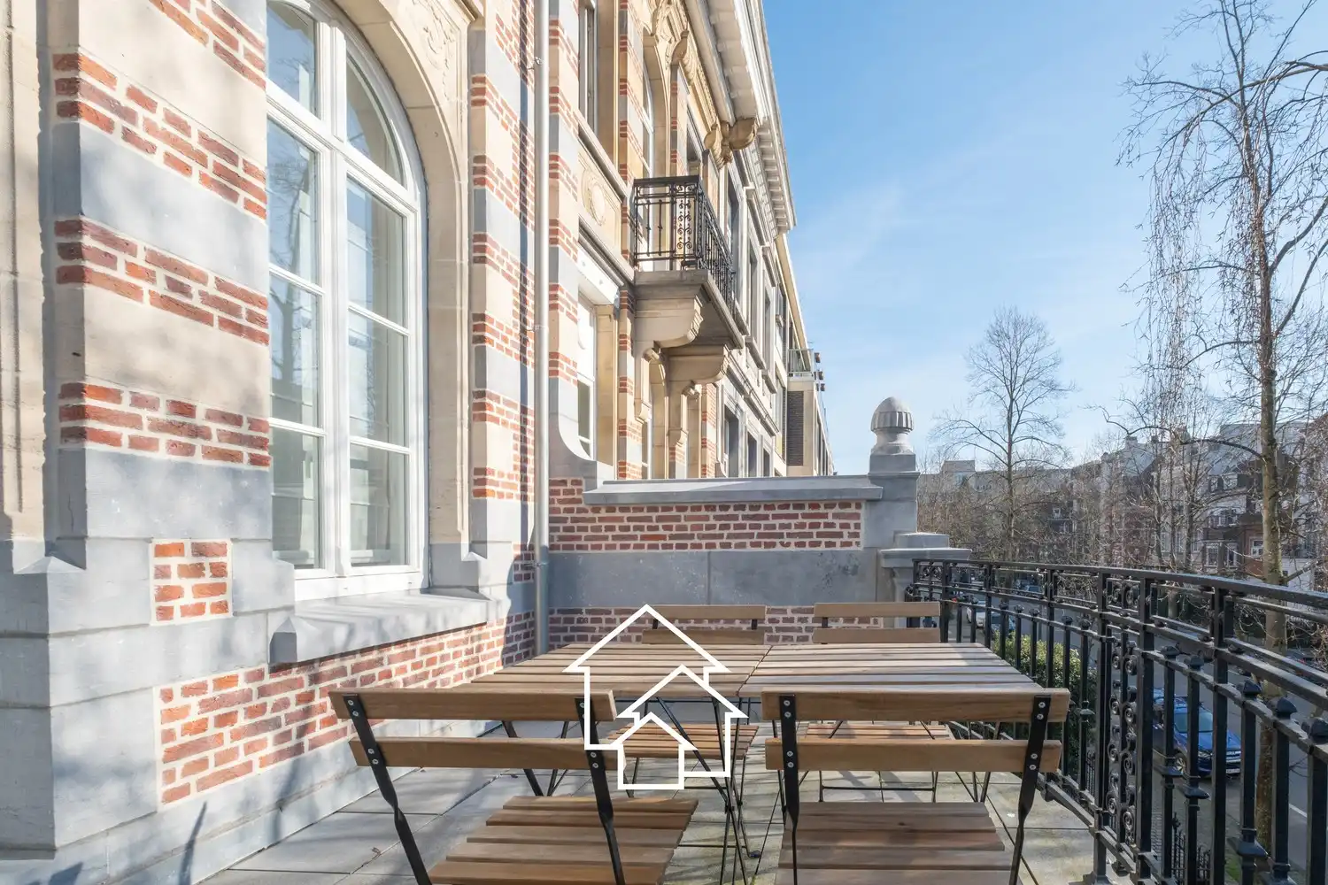 Klasse appartement gemeubeld met ruime terras foto 3